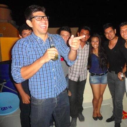 javo0nsote's profile picture. Viviendo la ironía del sigue participando.