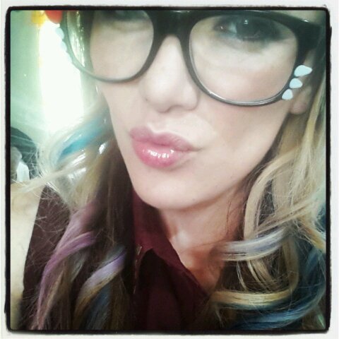 ✌🏻 Hi Stalker !   . . . . love me no matter what crazy things i do ♥ drama queen ♥