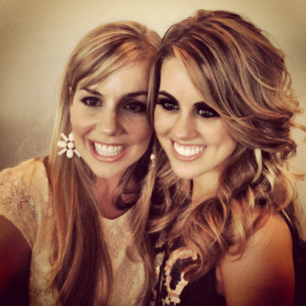 laurarledge's profile picture. Designer