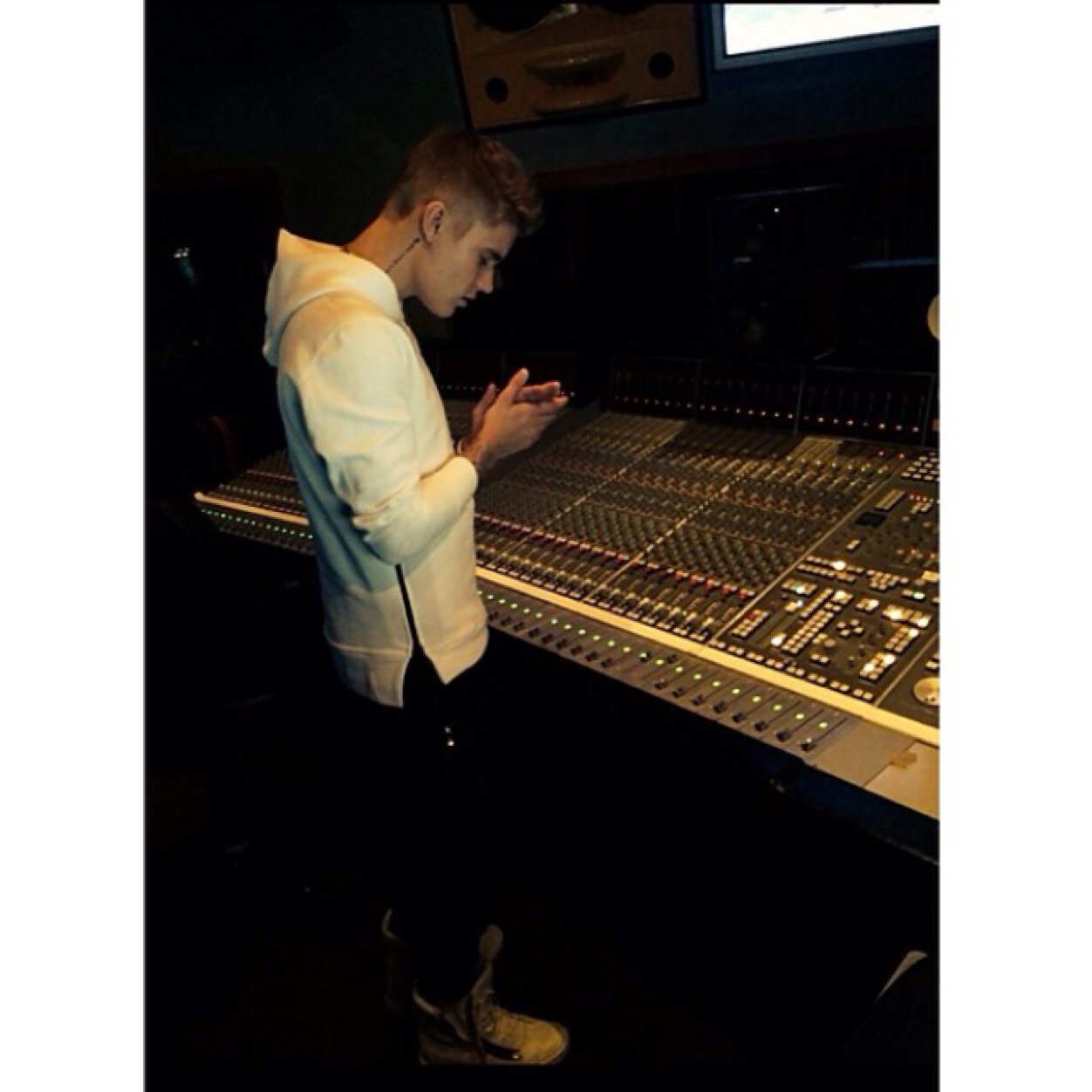 vallbizzle's profile picture. ღ Justin Bieber & Ariana Grande ~ Avalanna is always MrsBieber ღ ~ R.I.P. Diesel 16-04-14 ✞