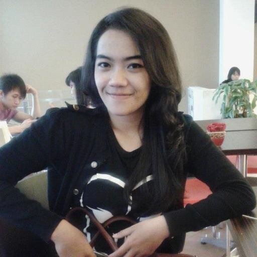 Aku diam bukan berati lemah, cuman aku diam itu, aku kepengen tau sebesar apa cinta kamu ke aku.  :')