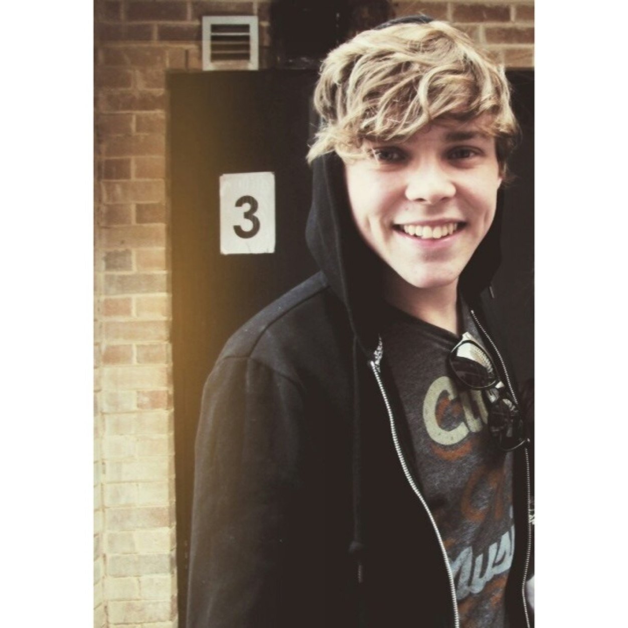 ♡ Free follow from @WtvIrwxn go follow her ♡
