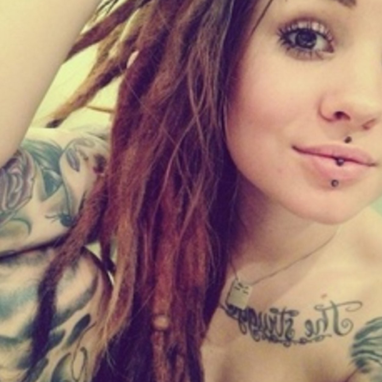 Bisexual brunett that loves kittens and lions. we all have secrets. mine are just a little dirtier