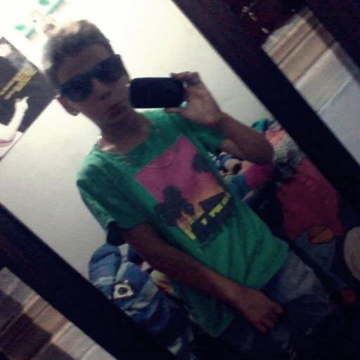 Ivan Mendez .-. mi feibu s://www.facebook.com/capkpoc 
Racing♥ 
Belieber Boy♥ 
Mi Face: http://t.co/Ox5BqgskEN 
* Seguiime Y Te Sigoo * :3
* FollowBackk :3
