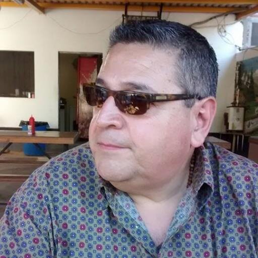 Ciudadano Mexicano, apartidísta, ansioso de ver a mi gente y mi país en un constante progreso y armonía; que mis impuestos sean EFICIENTADOS, no derrochados.