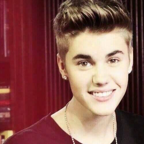 Hi, Follow Me and I Follow's you. You unfollow me and I unfollow you. LOVE Justin Bieber @justinbieber . Follow my acount two @SastiArs