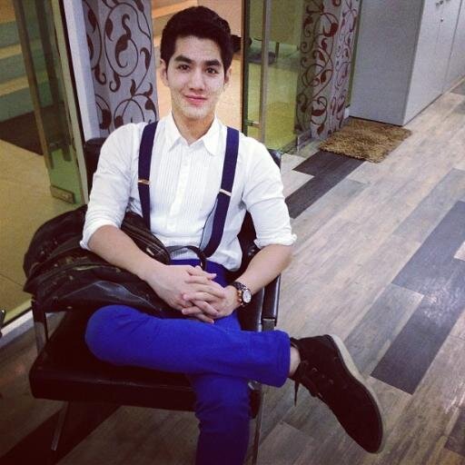 The Best Short Story Writter 2008-2009. Instagram: trisnaali.