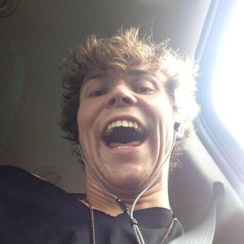 asht0nirwinsbby's profile picture. I am the Cliffordess. Obey me and you shall rule the world.
 0/4;0/5;0/4
 my original @ashtonirwinsbby was hacked, this is my new one DON'T FOLLOW THAT ACCOUN