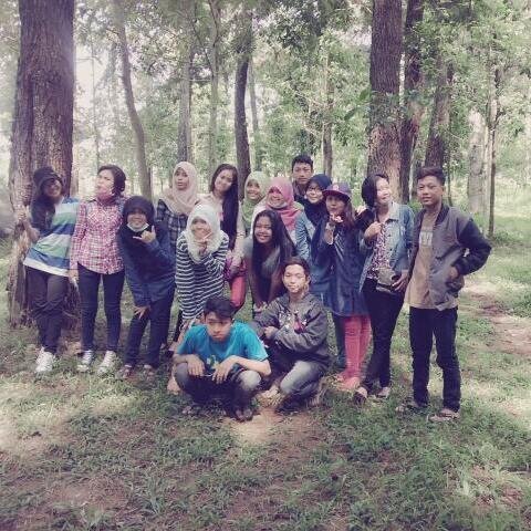 Kami terdiri dari 30siswa at @sman1ctr yg sekarang terpencar diberbagai kelas dan trkadang masih bersama dan tentunya virus #hoamers masih ada dan tidak hilang▲