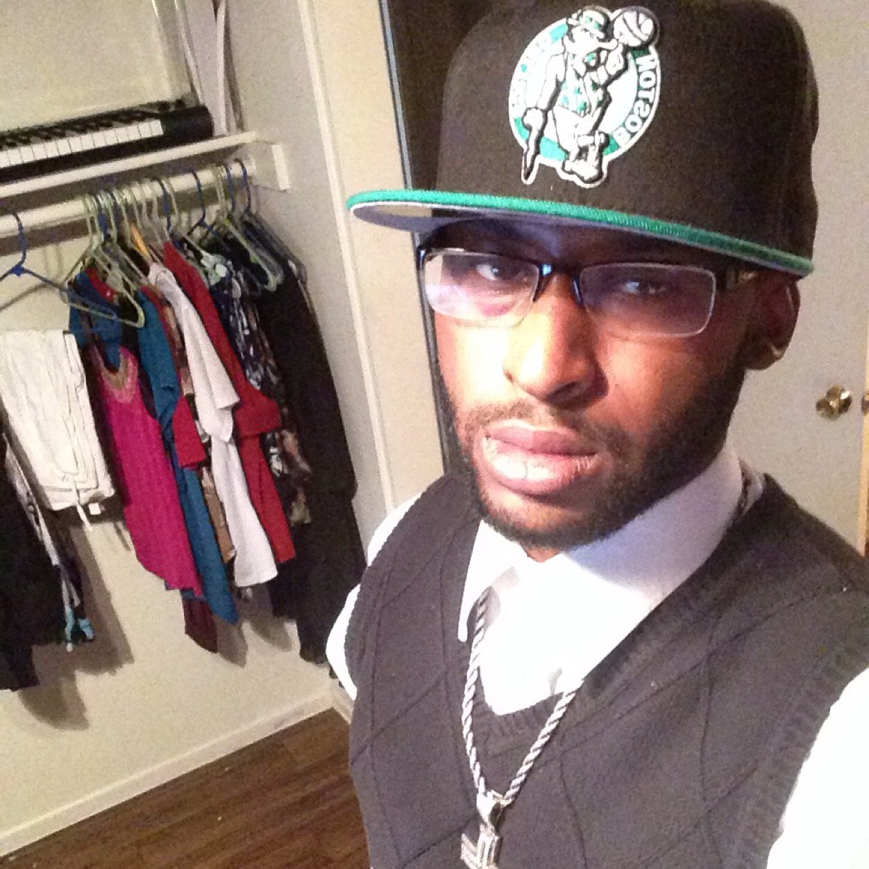 tizzy4musik's profile picture. song writer.... beat maker... artist... manager... artist development... ceo of new lab productions... if you need heavy hitting beats at low prices hit me up