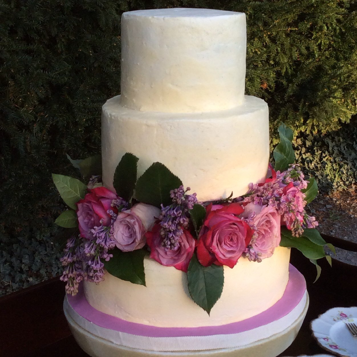cupcakes, wedding cakes and dessert tables - bakery and catering, France
