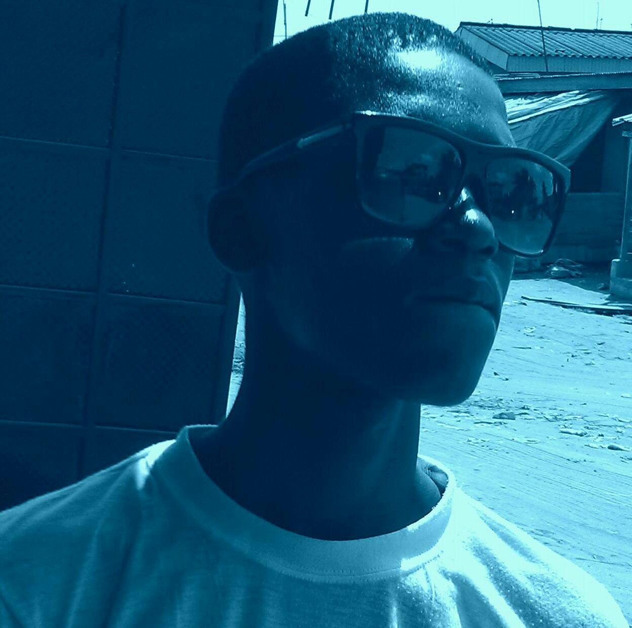 fayomiafolabi's profile picture. life is too short to keep foolinq around like a monkey searchinq for banana, gat to do all u know is right while jah still keeps u alive!!!