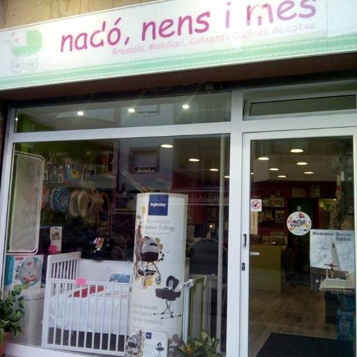 Tienda especializada en puericultura, con grandes marcas en el sector.
