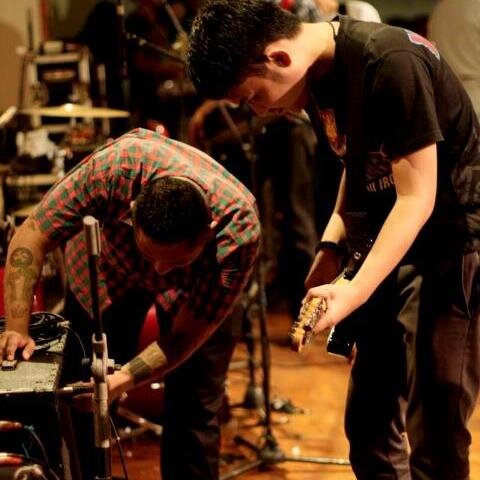 just an ordinary guy with extra ordinary friends...
//Rhytm stroking Guitar @monkeybootsjkt