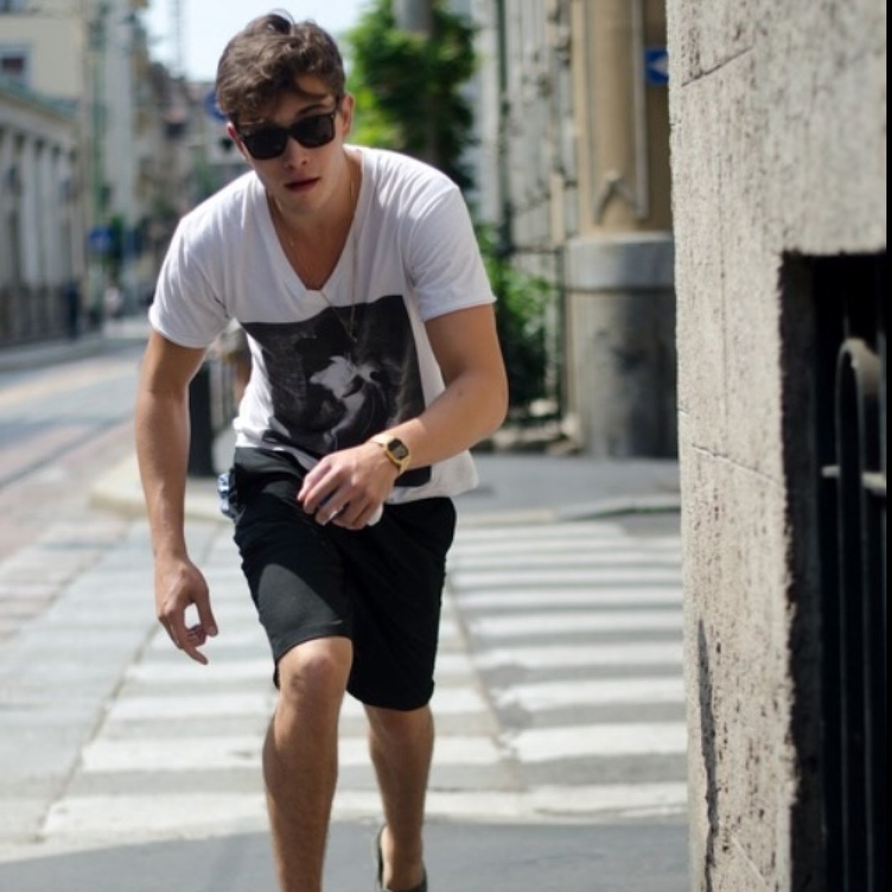 I am 17 year old Aussie who likes to travel,be a tourist and be a musician | Call me Jay Boy #SurfsUp