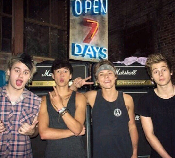 musica;) 1D AM ¡¡5SOS!!=) THE VAMPS