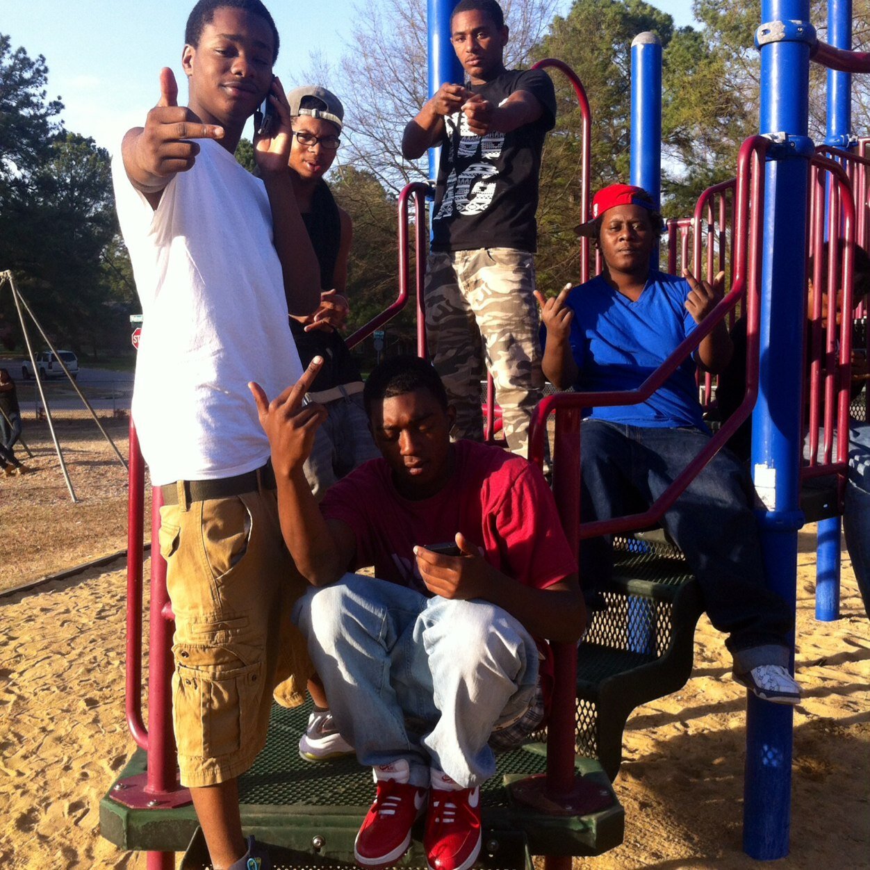 Follow My Hittas @AVEBOYQIZZ300 @AveBoyTyqwane @AveBoySmook @AveBoyThrillaaa @rdot3400 ' Fucc Wit Da Squad