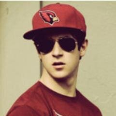 Kiss meh if I'm wrong But dinosaurs still exist right ?? :*
