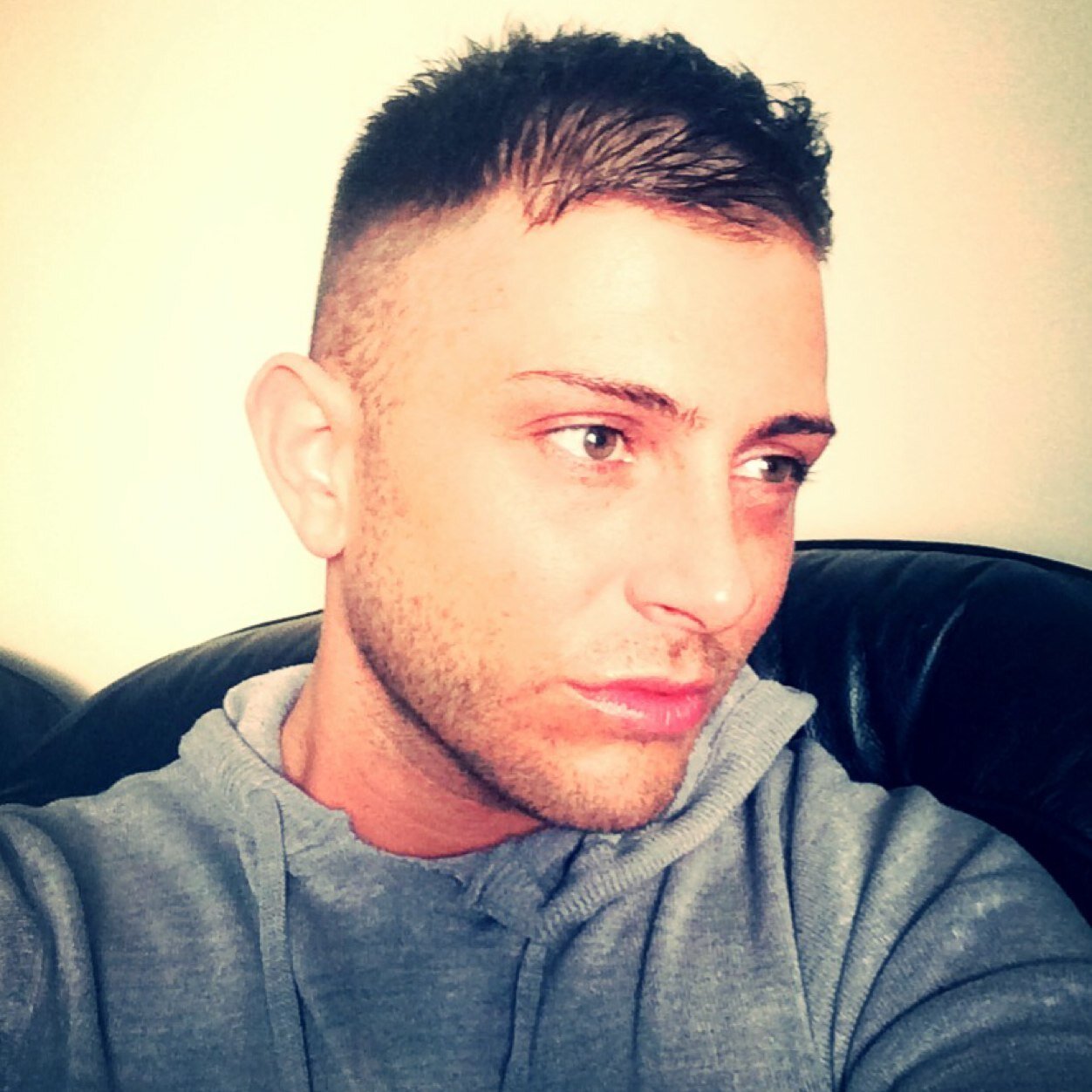 andie_1985's profile picture. “You only live once, but if you do it right, once is enough.”