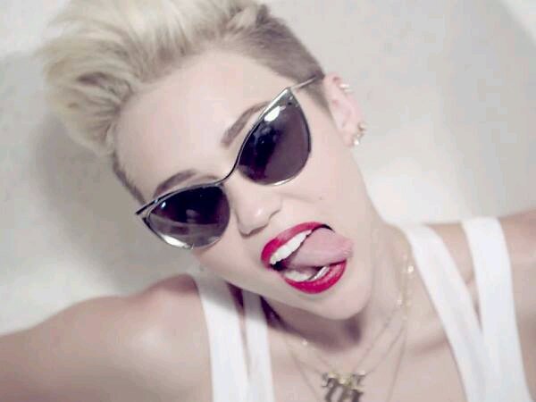 self harming | depressed | anxiety | hate life | fat | suicidal | no one knows | saved by miley