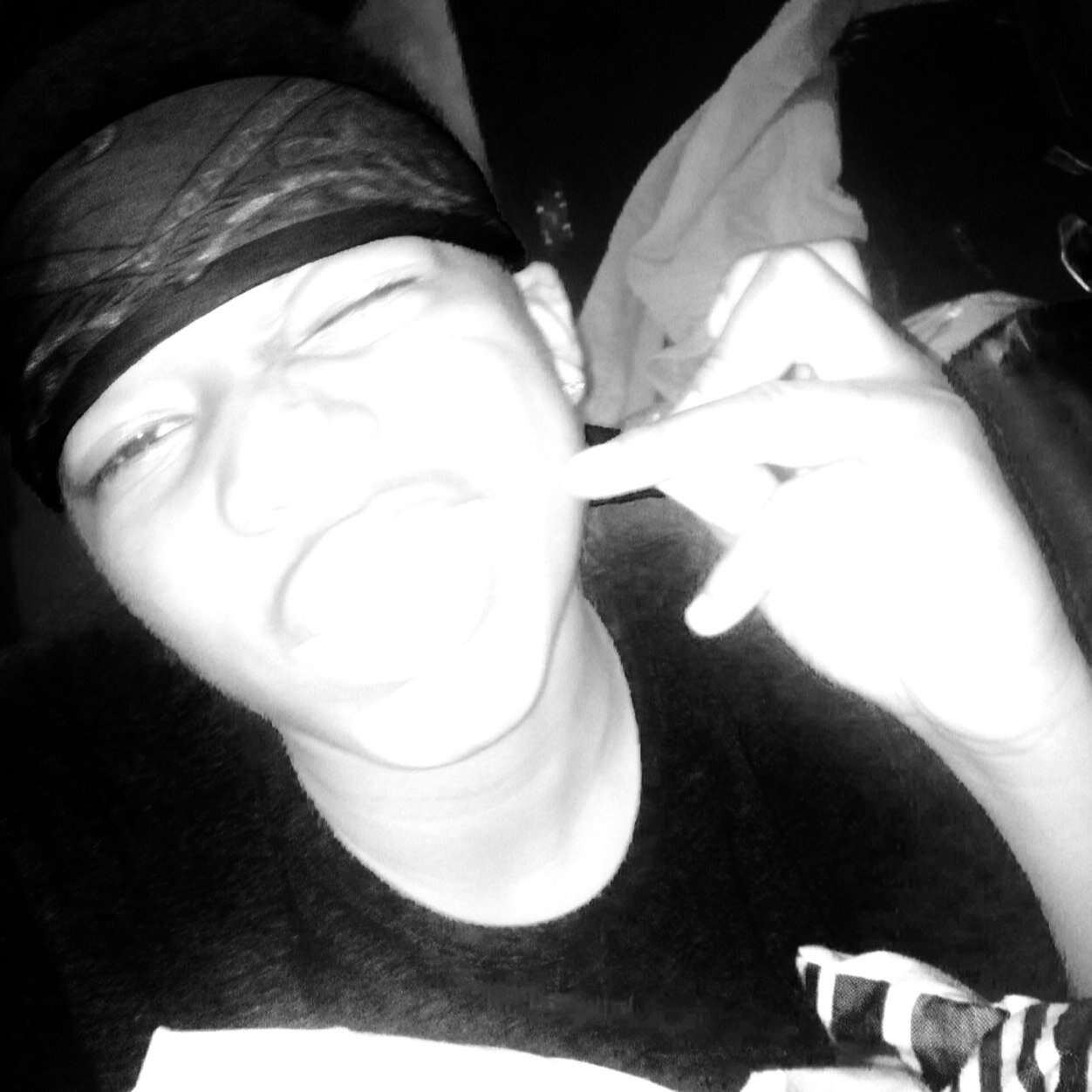 WE TWEAKING HOEE......