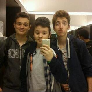 Creadores de contenido en YouTube. n.n Halo: @HalAlso Lego: @LegoPrrr Dani: @Dacx_21