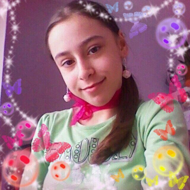 nn ho parole per descrivere la felicita di nn sentirmi sola e sapere che ho tanti amici molto simpatici:3vorrei che tu fossi tra questi,perche siamo amici!!!:3