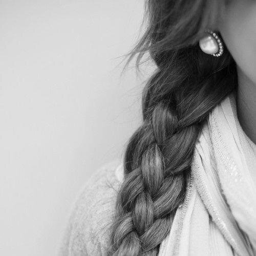 misshoran89's profile picture. If lying was a crime, we'd all be in jail. #PLL ❤️