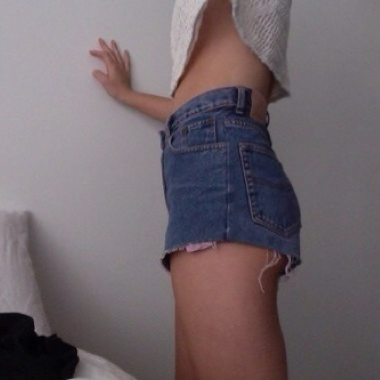 lienowlie's profile picture. fell in love//trying to recover//save yourself