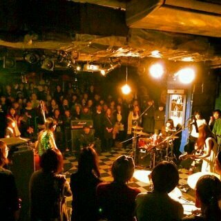 建築エンジニア-Emo,シューゲイザーバンドを観ながらお酒を飲むのが好きです。埼玉出身→福岡→東京