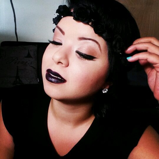 Makeup Artist•Hairstylist•Nails Designer & Beauty Vlogger on YouTube. I'm just a girl obssesed with makeup, shoes and fitness.