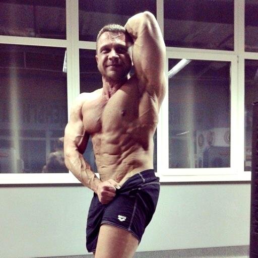 Personal Trainer & Coach. WBFF Competitor. Fitness is my passion, I love what I do.
I get free #fitness and #nutrition advices. Follow me.
