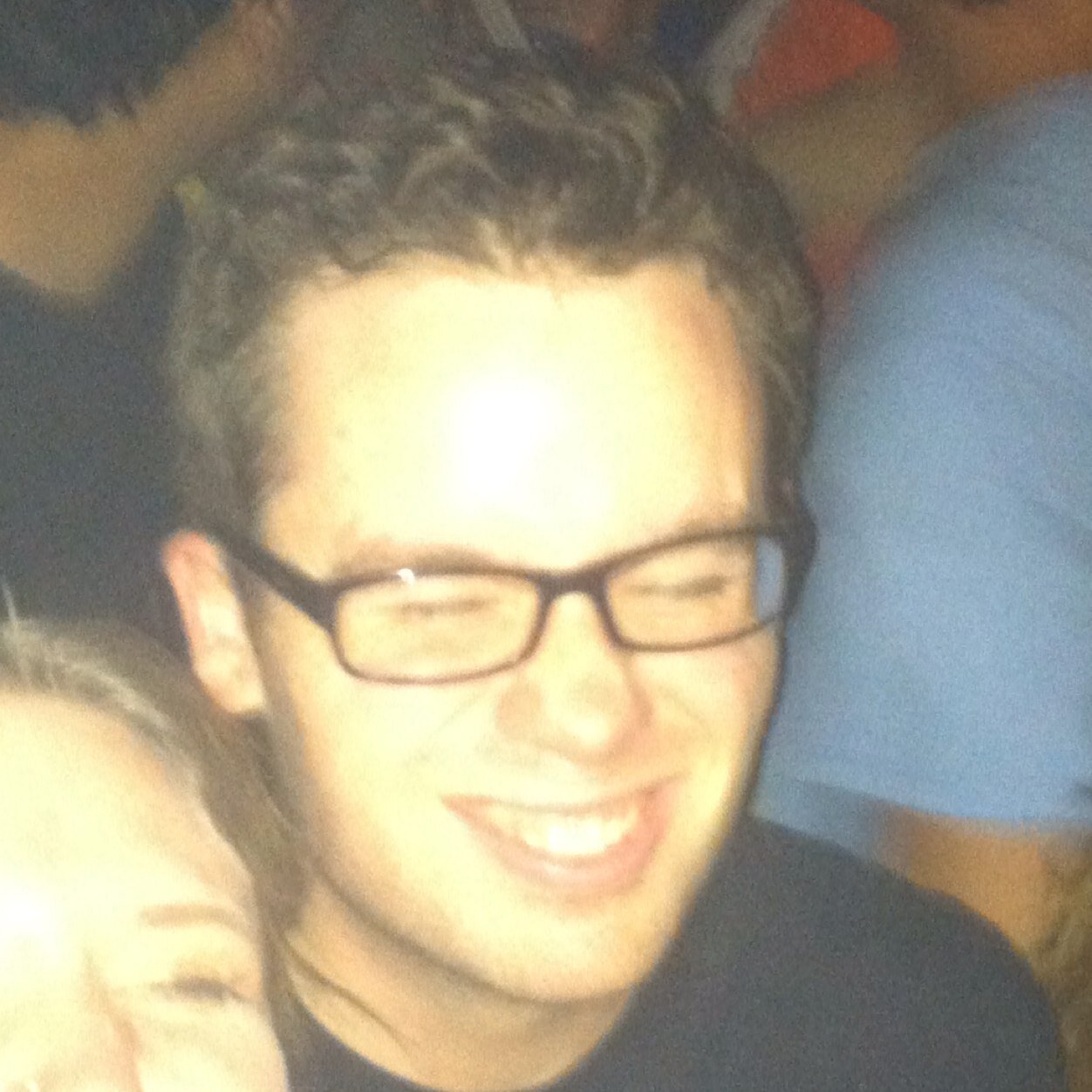 startedfrombotm's profile picture. Lol. I started from the bottom. New twitter because i was too edgy with my last twotter.