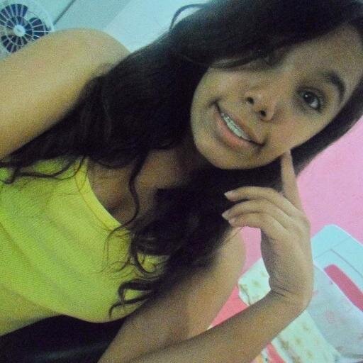 Num Da Pra Me Resumir Aquii Néé ,, Entaum Prefiro que Me siga aqui No Twitter !