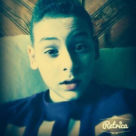 arrete de parler de moi tant que tu connais pas 100% de ma vie juste un truc si vous avez pas d'amie rester sans et mouakkkkk au rageux tik tak boummmmm 3 love