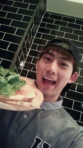 I love 2pm and I am thaihottest ,I love tace woo khun very much:))