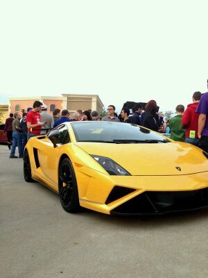 Amazing cars. Follow us. Op naar de 1000 volgers