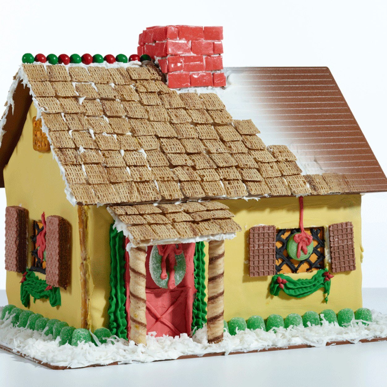 The Candy Cottage is the sweet and easy way to make family #gingerbread traditions. Snaps together in seconds, ready to decorate, and reusable!