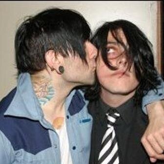 #MYCHEMICALROMANCE #30SECONDSTOMARS #GREENDAY #KILLJOY #ECHELON #FRERARD #FOLLOWBACK ЛЮБЛЮ ВСЕХ ТВИТТОРСКИХ ИЗИЗИ С: МАТЬ МАЯ ХИЛЕНА ЖИЗНЬ МАЯ ДИСТРОЯ