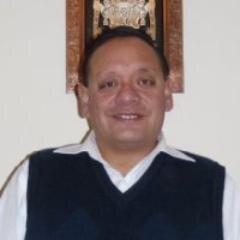 Enseñarle a los niños a tocar el piano es un premio inolvidable.