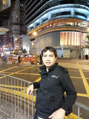 I'm a film director of Battle of Surabaya & Ajisaka: The King and The Flower of Life.
Life is simple, don't make it complicated.