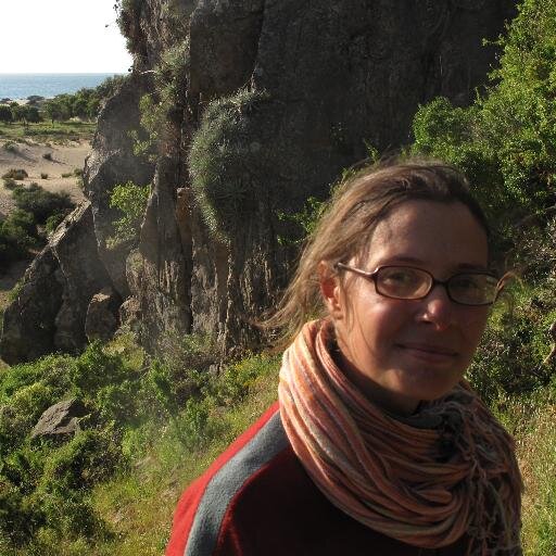 Latina de Argentina. Assistant Professor @UofMaryland @UMDEntomology. Evolutionary Ecologist. Plant-pollin interactions. (co-)Phylo. 
@Analyssi@ecoevo.social