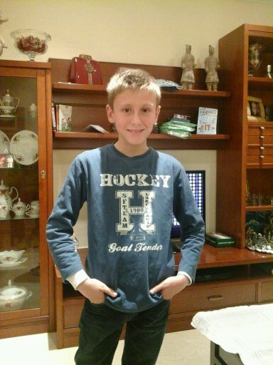 Alejand92077624's profile picture. mi vida es el tenis la familia y los amigos