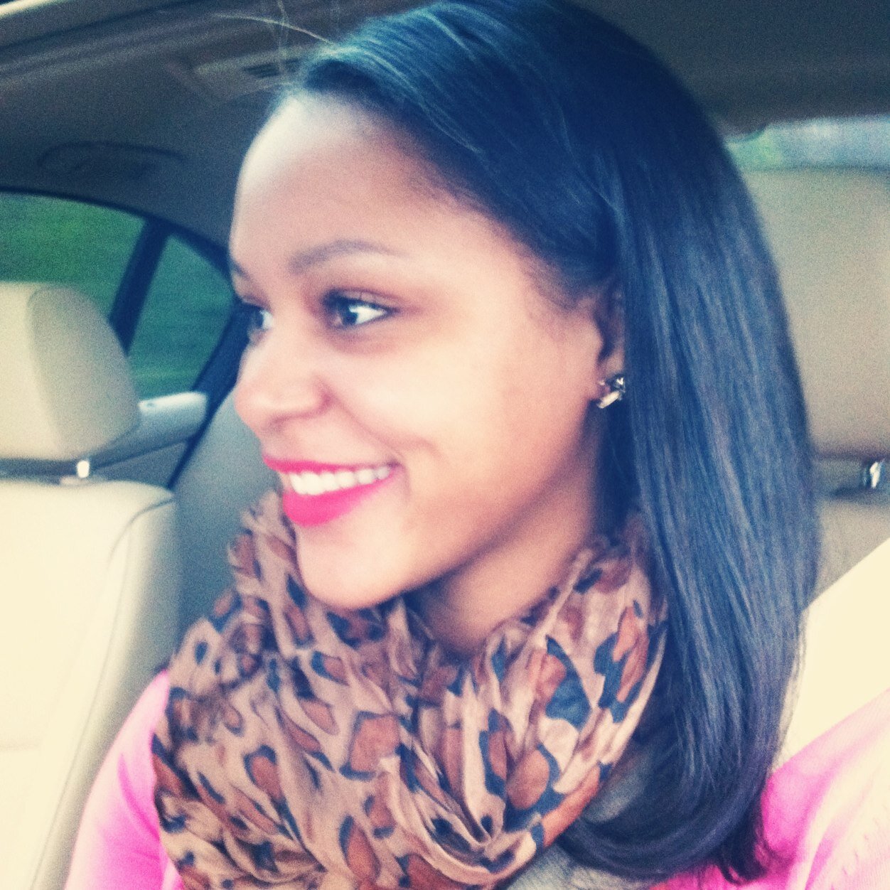 DanaDea's profile picture. jet set