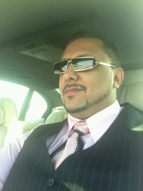 33 years old professional living in Los Angeles. Work hard and play harder, life is too short....