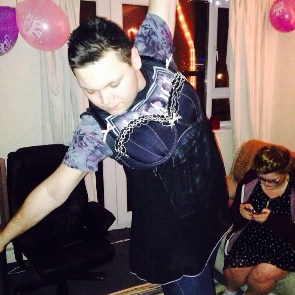 richdon27's profile picture. I'm a bum from the north of england! Love Jesus Sandals with socks, trainspotting, bumbags, titanic documentaries & tweed!