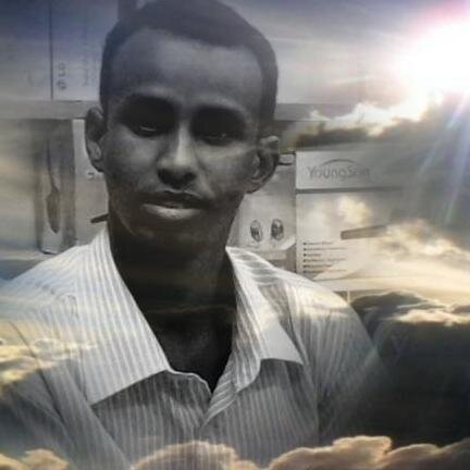 I AM AFRICAN MAN,, MY Name is MOHAMMED HUSEIN HASSAN {QOOR DHEERE},,,
i'm Cameraman and TV Producer, and Editor