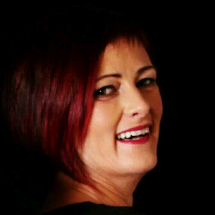 Lorraine410087's profile picture. living in a MICA home which is falling down.