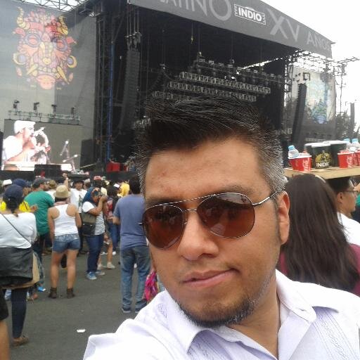 Especialista en la organización de eventos empresariales, pasión por la docencia y capacitación, gusto por el fútbol y series de TV. Rockero de nacimiento