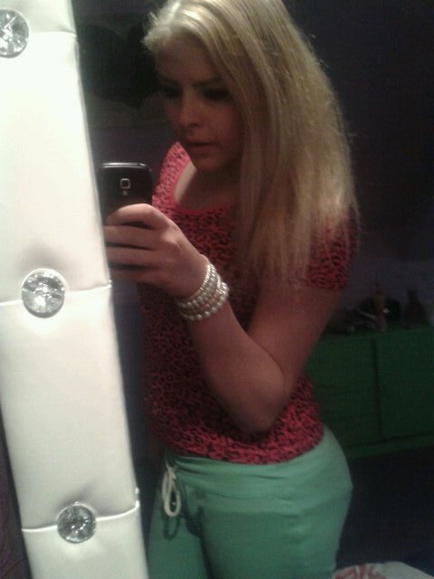 14 jaar ~ lauwe !! ♥   .∞  . ♛ instagram; x_kusjej snapchat; xgoldstriks